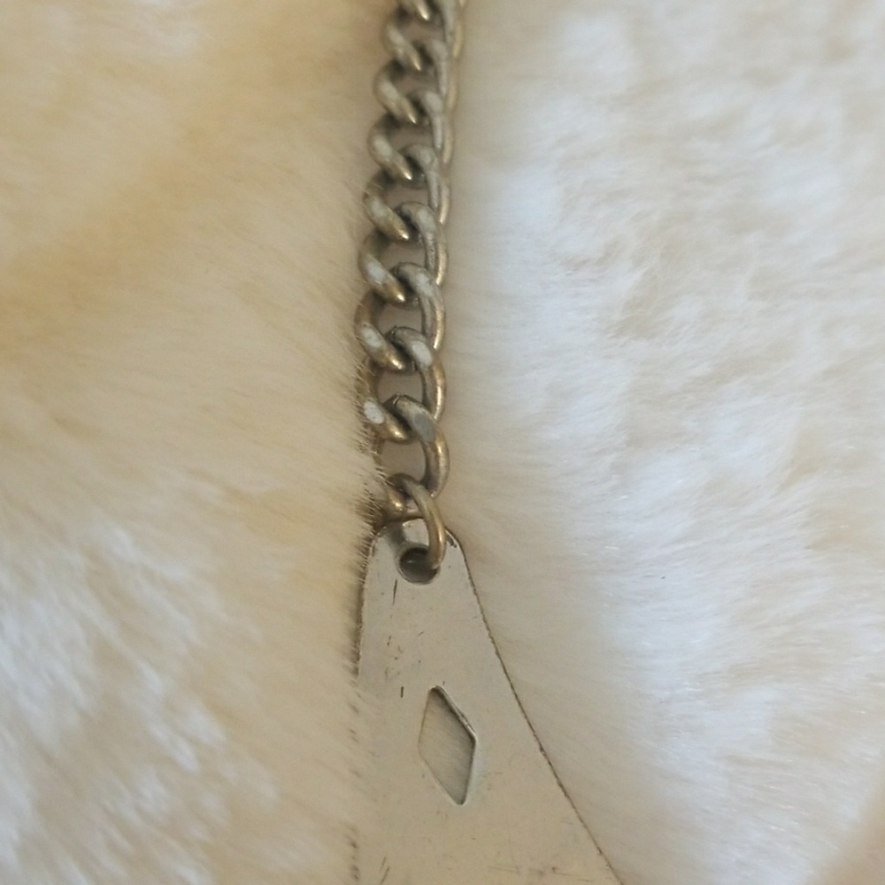 EYE CANDY LA // Edgy Cutout Collar Bib Necklace - Picture 4 of 7